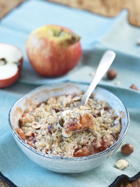 Crumble de pommes à la confiture de fraise - Recette à Prix Engagés Janvier 2024 Crumble de pommes à la confiture de fraise - Recette à Prix Engagés Janvier 2024